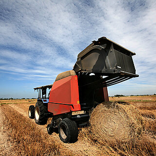 Passar även bra till balpressar: vår hydrauliska generator passar till ett flertal jordbruksmaskiner.