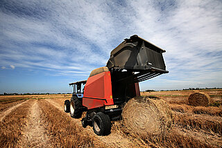Passar även bra till balpressar: vår hydrauliska generator passar till ett flertal jordbruksmaskiner.