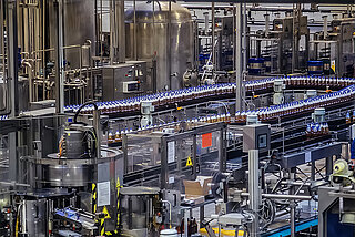 HYDAC componenten en systemen voor geoptimaliseerde processen in machines voor de voedings- en drankenindustrie
